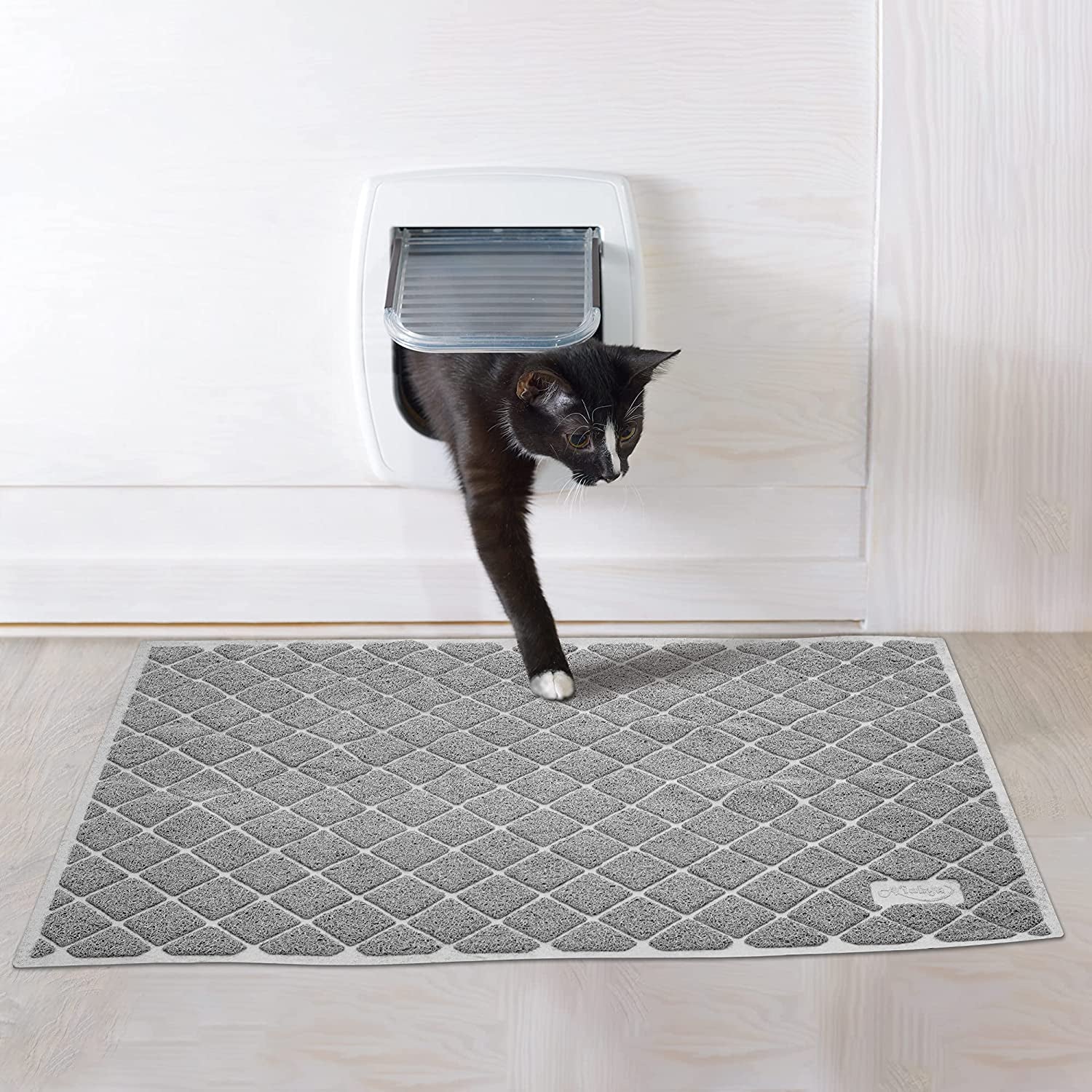 Premium Cat Litter Mat with Non-Slip Waterproof Backing, Soft Litter Trapping Design for Easy Cleaning